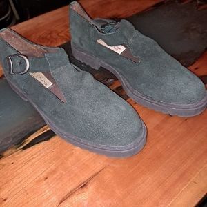 Calico Green Suede Mary Jane style shoes. Excellent Condition Size 7M